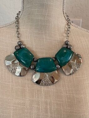 Teal and Silver Tone Collar Necklace